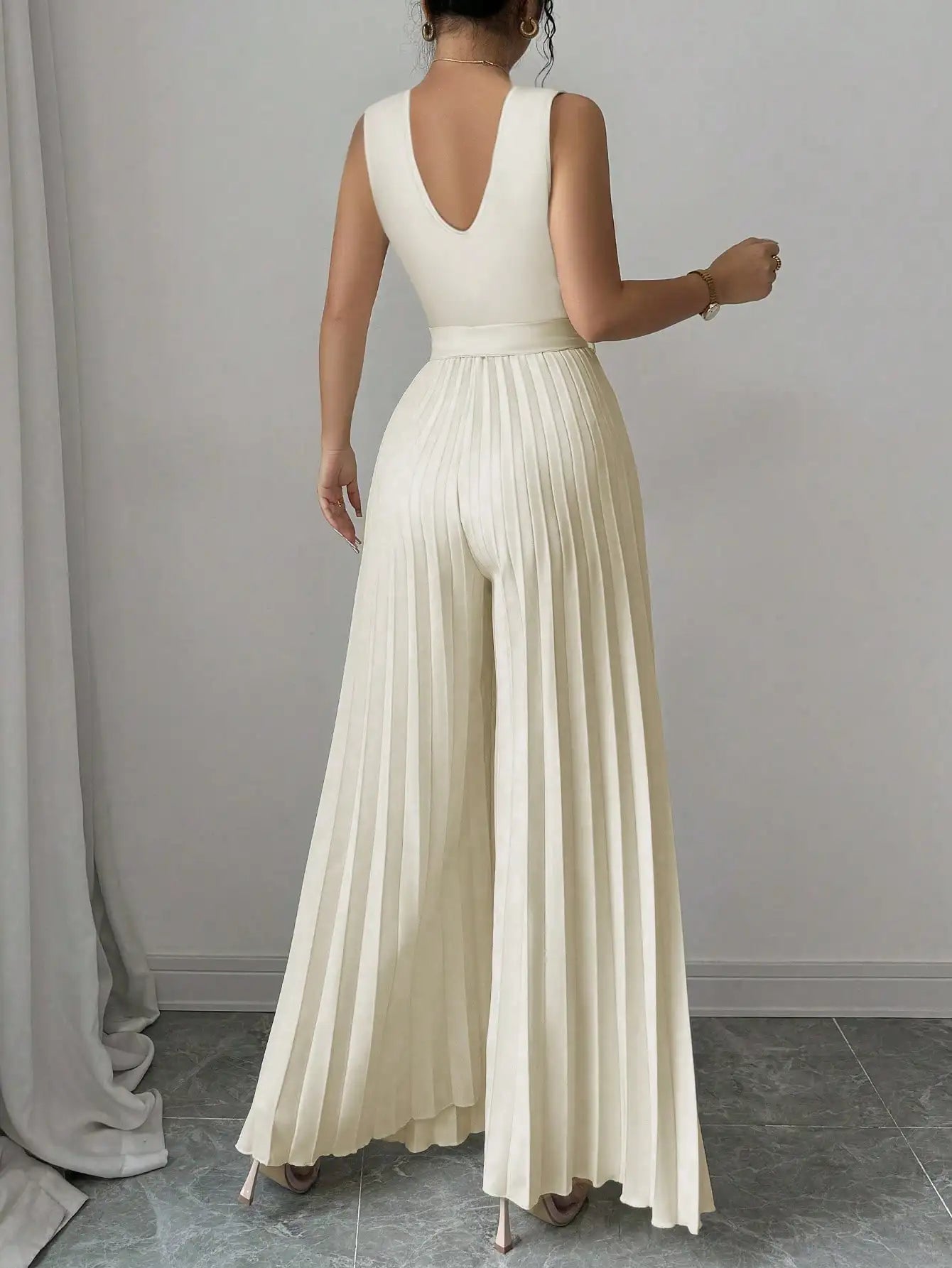 2026 New Fashion Women's Sleeveless Pleated Wide Leg Jumpsuit High Waist Tie Belt Backless Elegant Party Romper